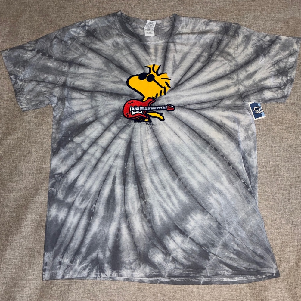 Woodstock Peanuts Guitar Tie-Dye Tee - Gray & Yellow - new with tags